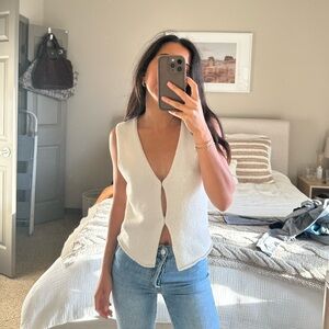 Sleeveless rumored Cream Knit Cardigan